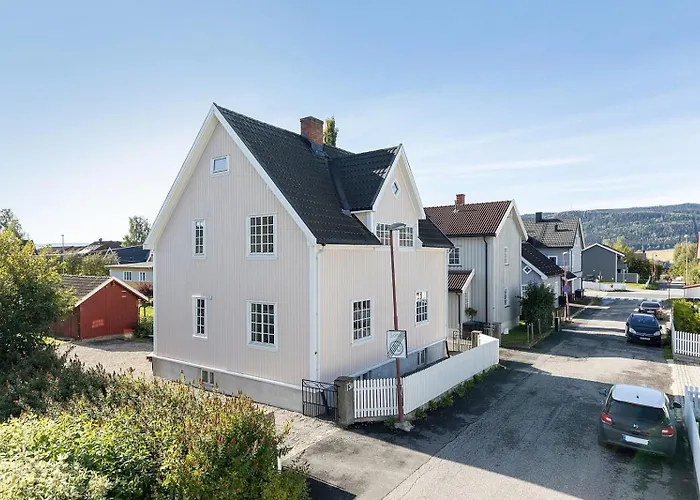 Sentral Og Koselig Leilighet!
